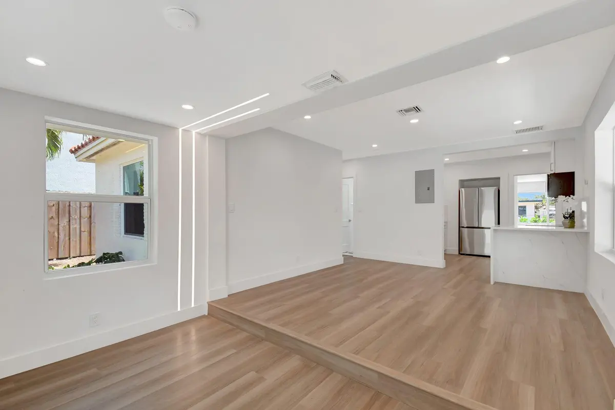 19-web-or-mls-DSC_4723 at 420 SW 13TH Street, Fort Lauderdale
