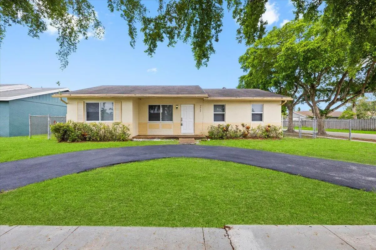 01-424A8394 at 7712 SW 7TH Street, North Lauderdale