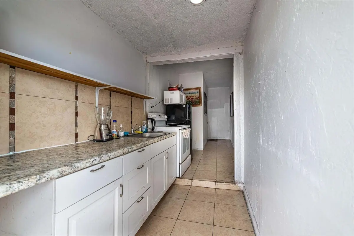 3 1 Kichen 2 at 224 SW 14th Street, Dania Beach
