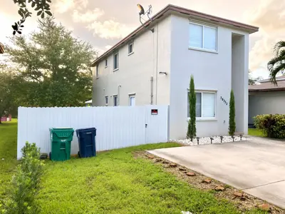 18951 SW 113TH Place, Miami – Single Family Residence for rent