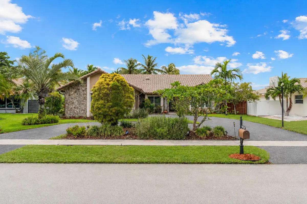 1491 NW 99TH Avenue, Plantation, FL – photo 4