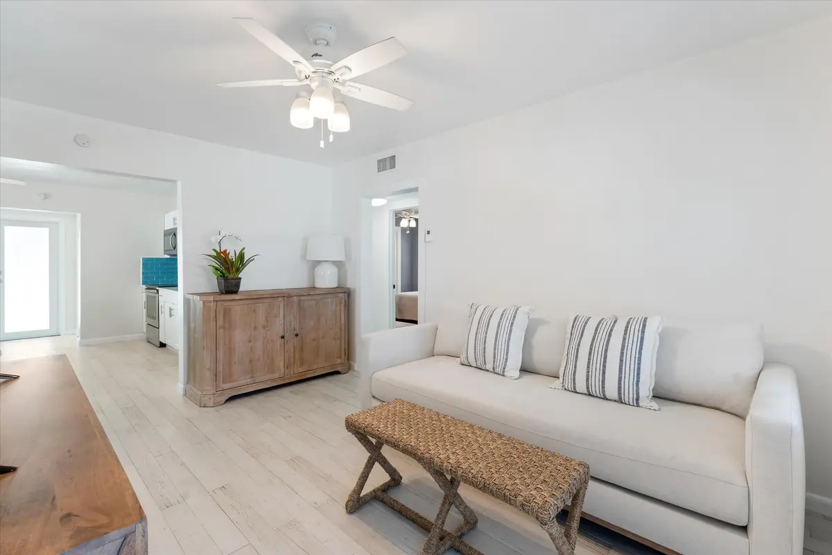 Living Room at 543 NE 3rd Avenue, Delray Beach