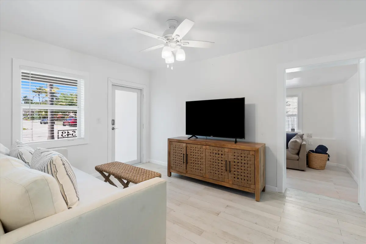 Living Room at 543 NE 3rd Avenue, Delray Beach
