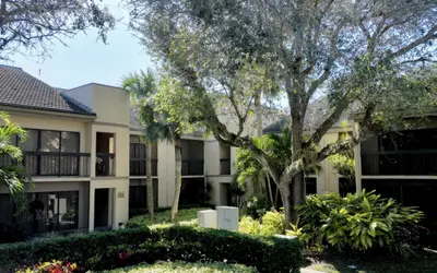 9460 Meadowood Drive 202, Fort Pierce – Condominium for sale