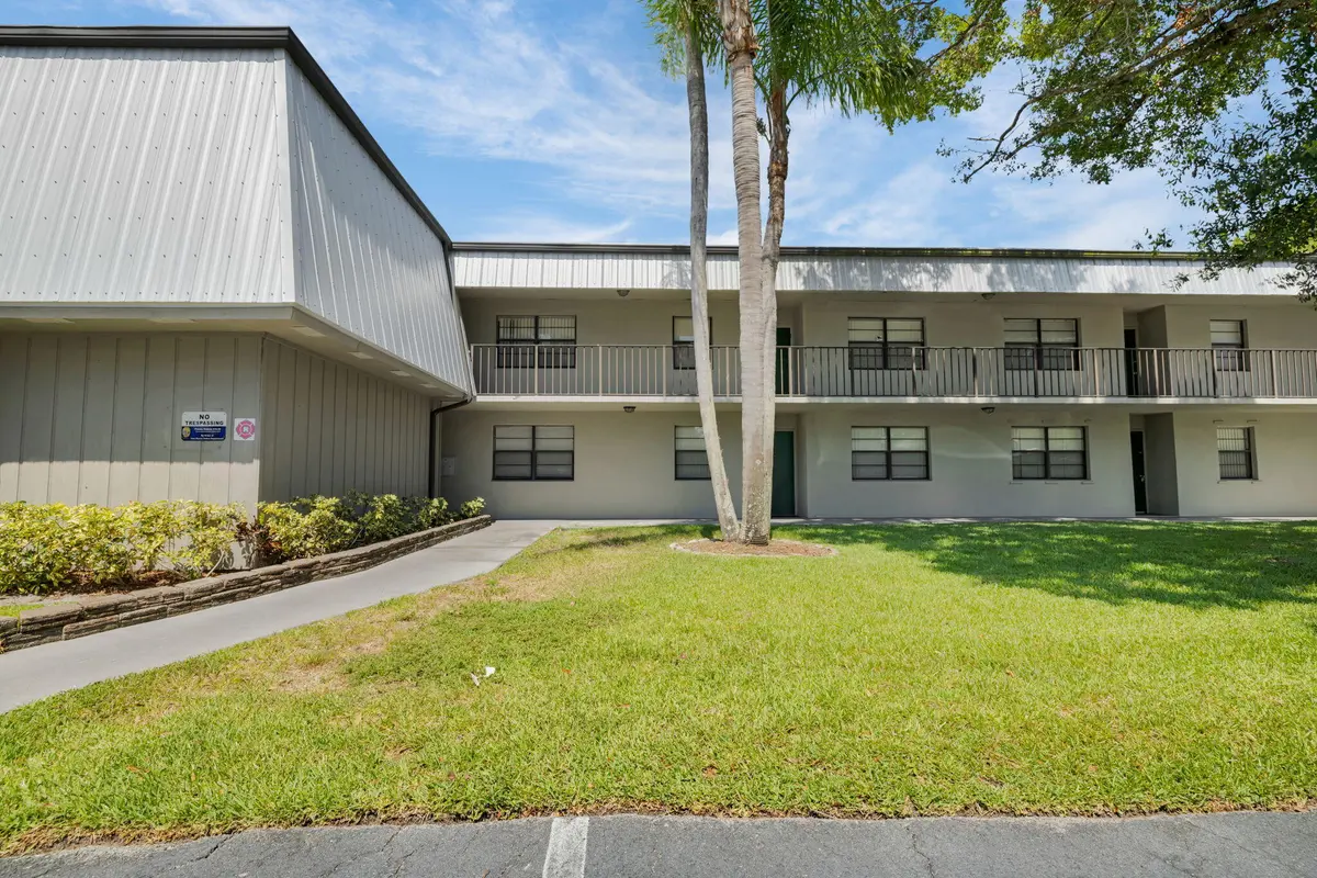 1-web-or-mls-3A5A9985 at 2517 17Th Street 102, Fort Pierce