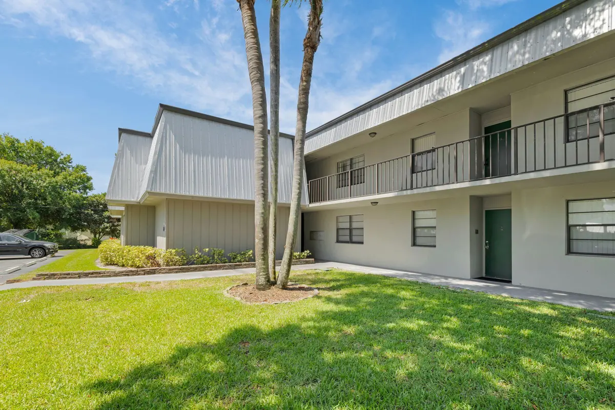 2-web-or-mls-3A5A9990 at 2517 17Th Street 102, Fort Pierce
