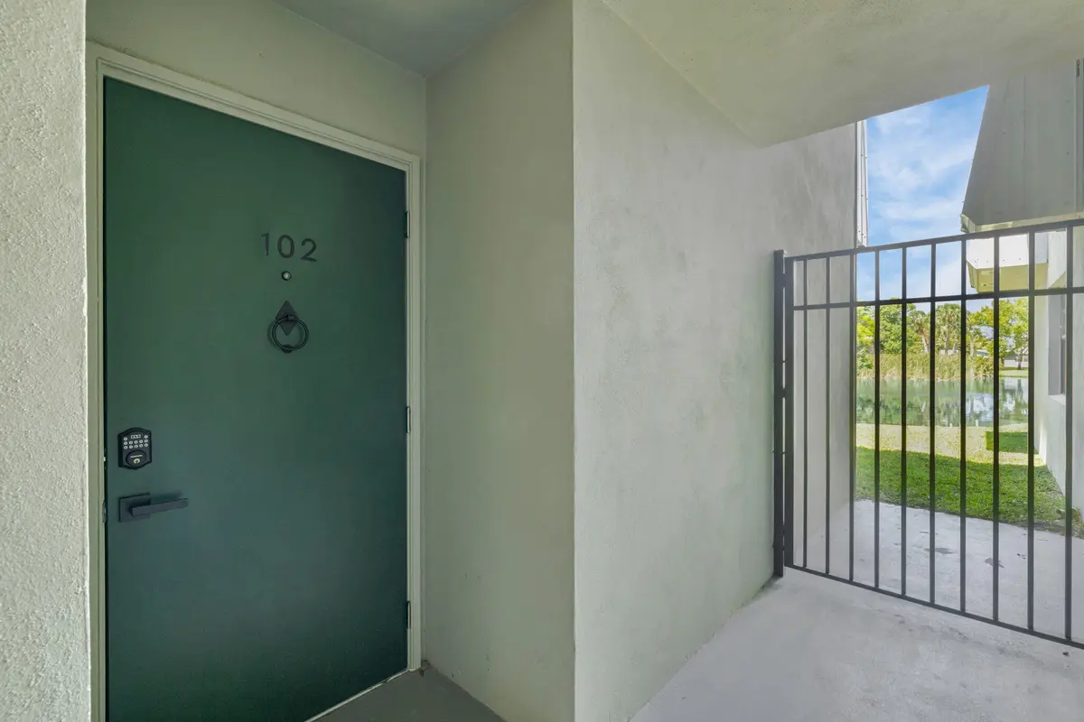 3-web-or-mls-3A5A9981 at 2517 17Th Street 102, Fort Pierce