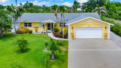 622 SW Pine Tree Lane, Palm City – Single Family Residence for sale