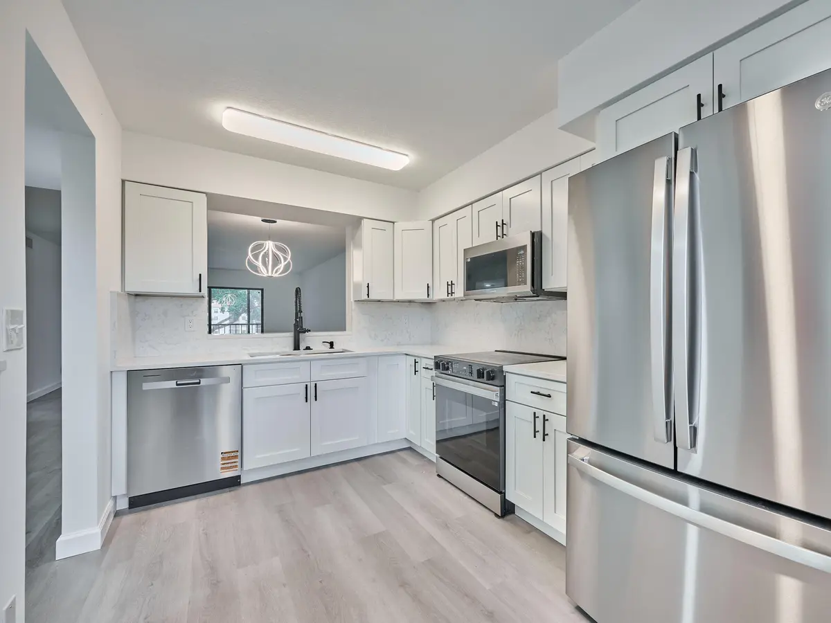 NEW KITCHEN & AOOLIANCES at 6193 Pointe Regal Circle 306, Delray Beach