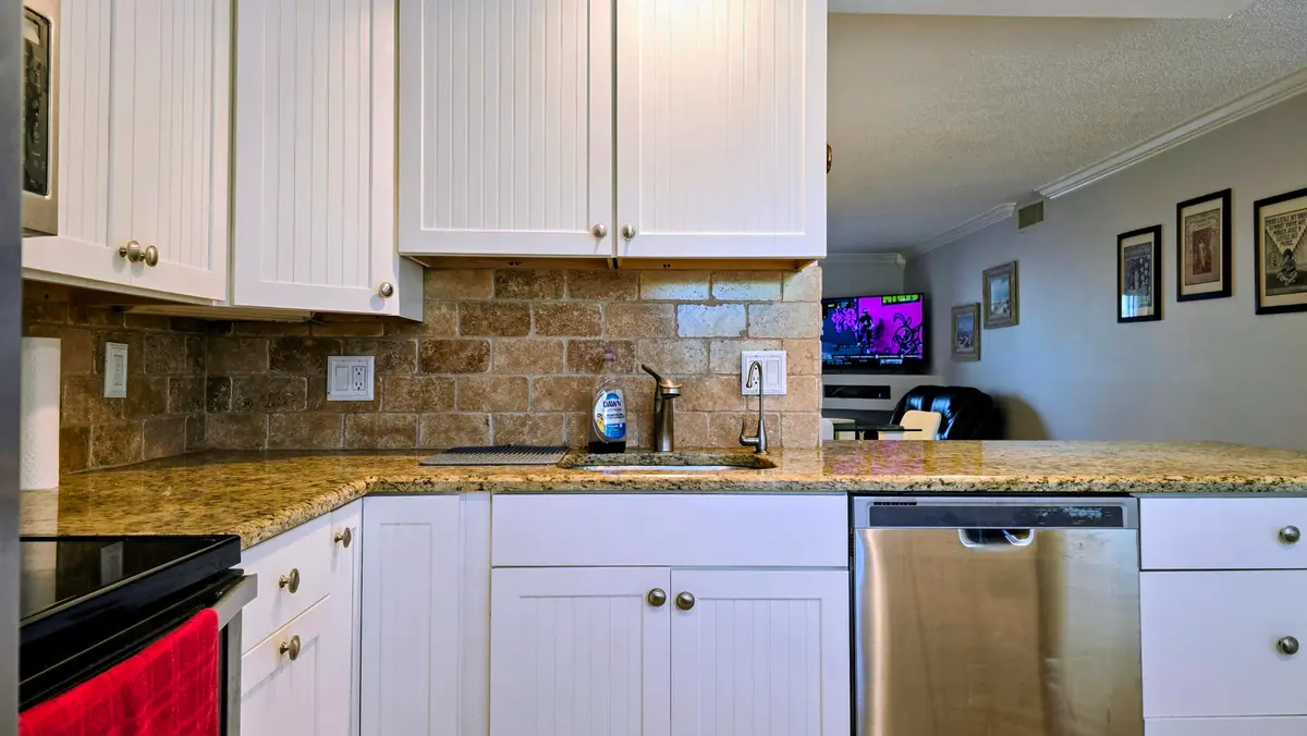 kitchen at 330 NE 26TH Avenue 3120, Boynton Beach