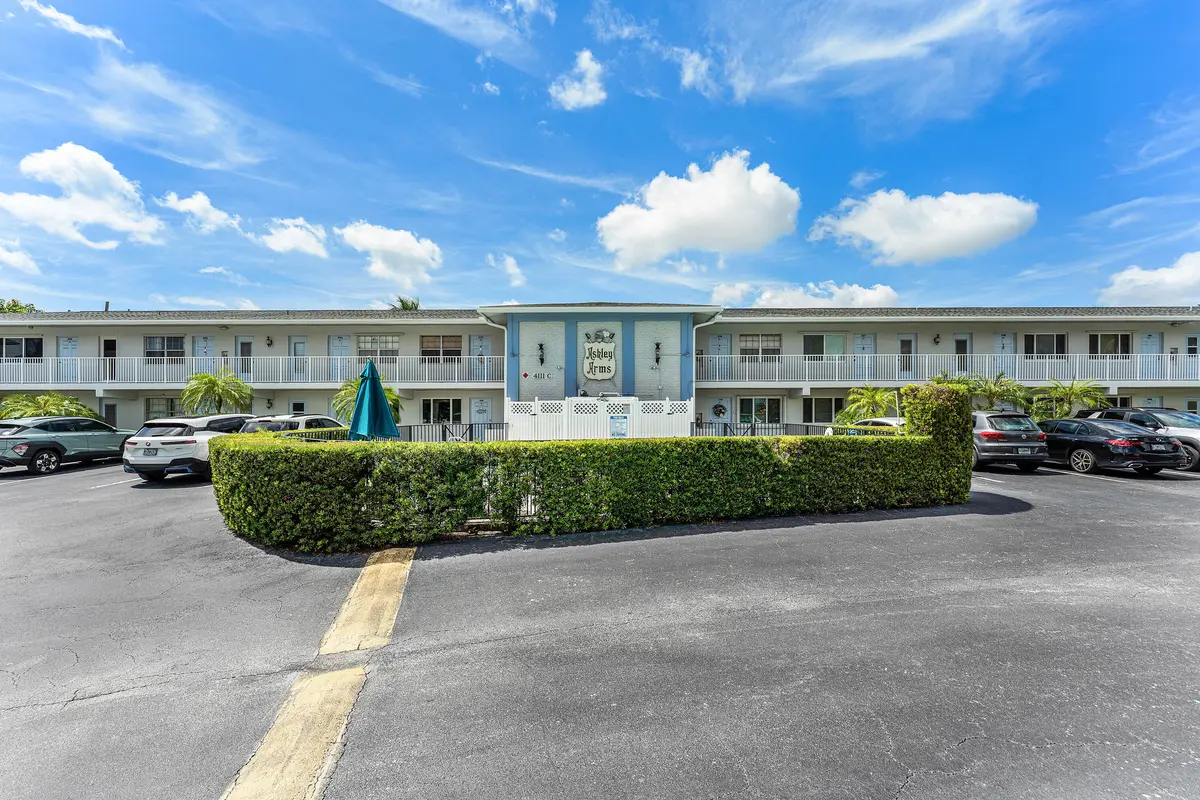 001 4111 at 4111 NE 21st Way 204, Lighthouse Point