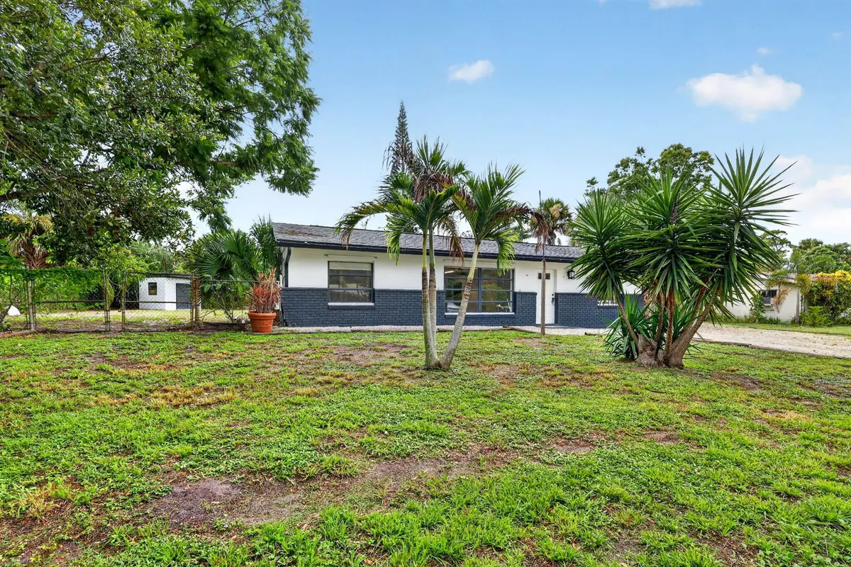 photo 3 at 820 SE 13th Street, Stuart