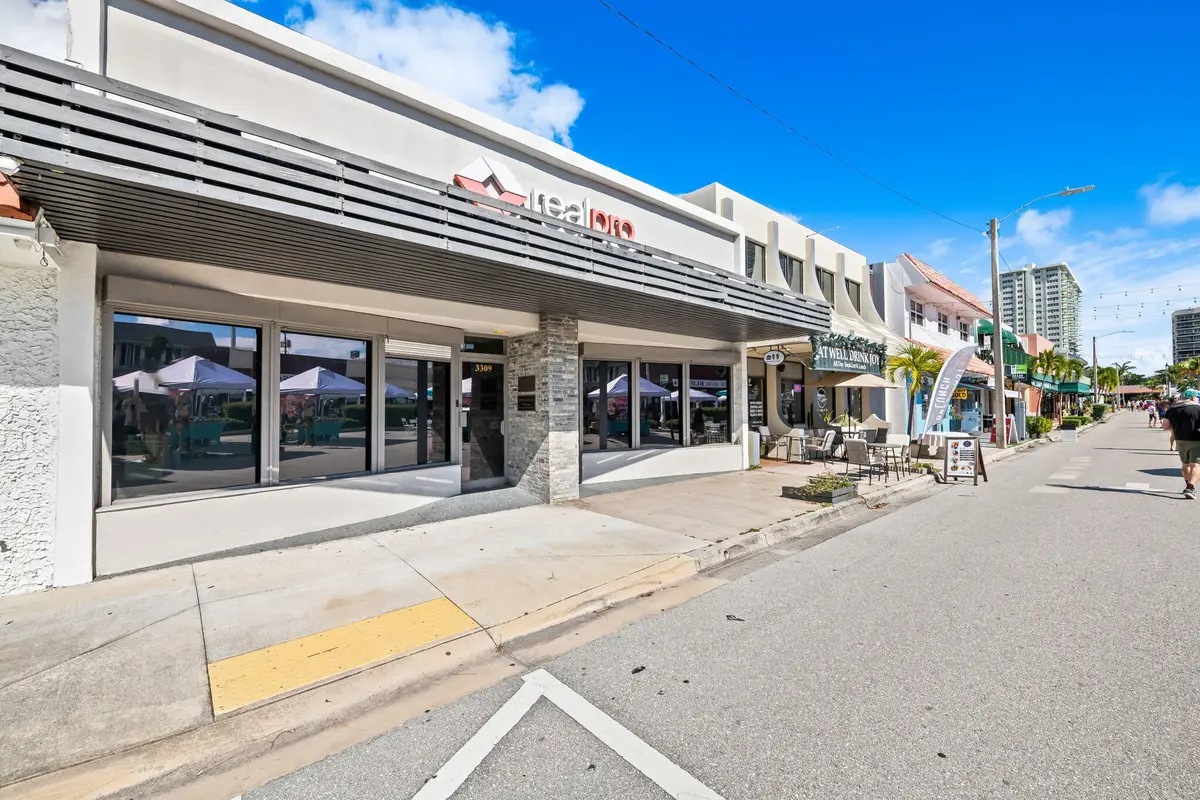 20-web-or-mls-DSC_8513 at 3309 NE 33rd Street, Fort Lauderdale