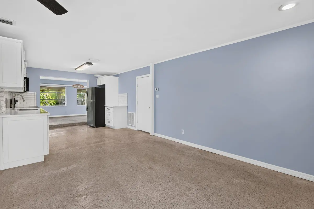 photo 7 at 820 SE 13th Street, Stuart