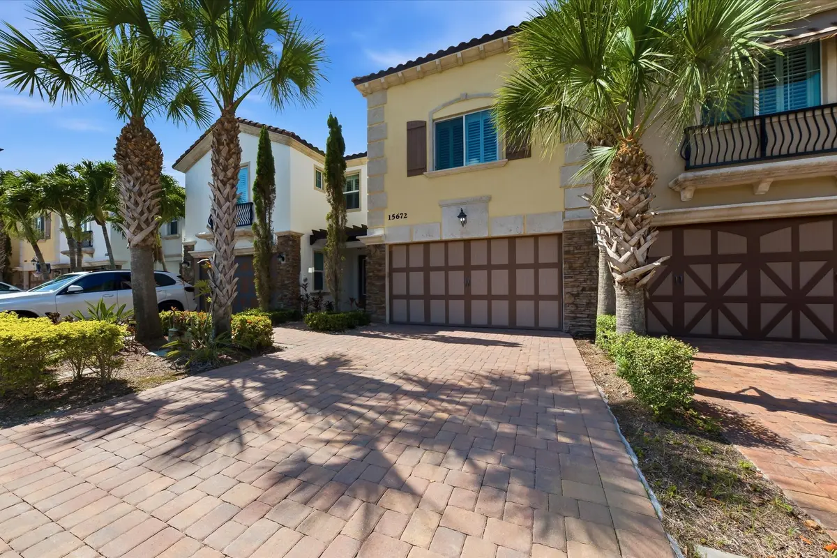 02-2002 at 15672 Italian Cypress Way, Wellington