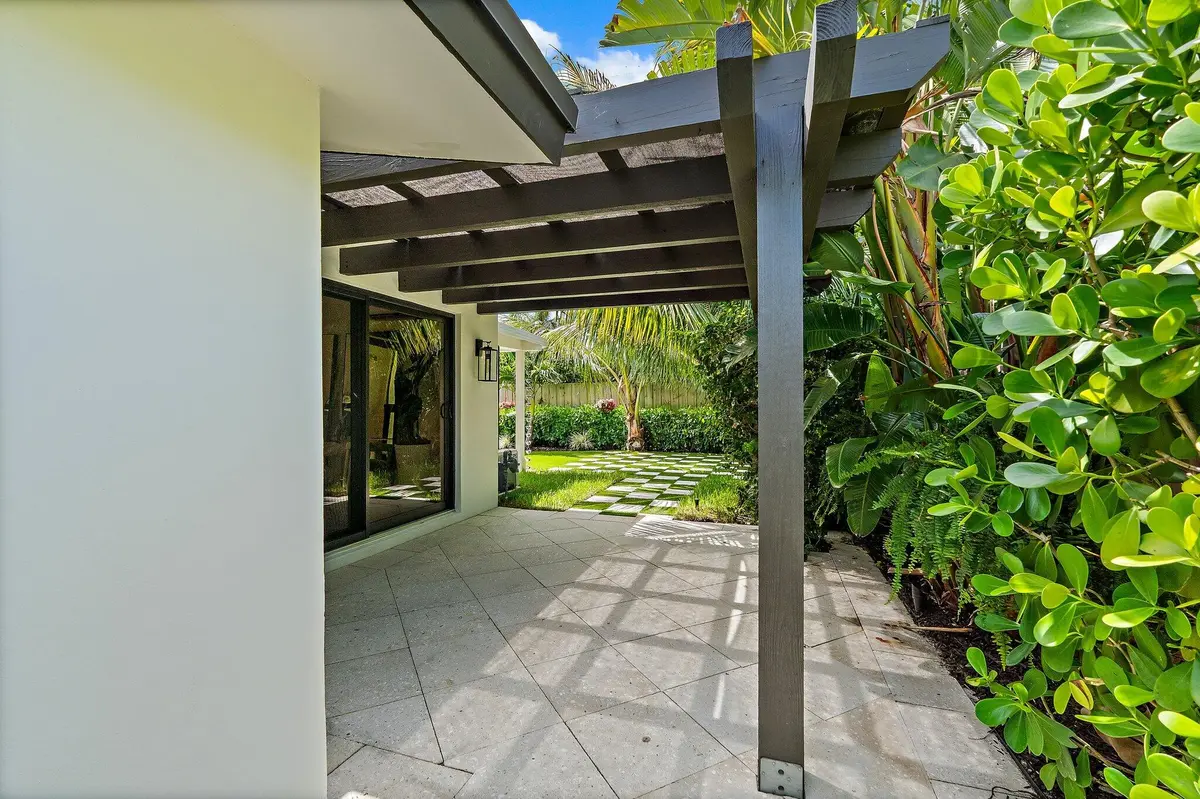115-420GulfRd-NorthPalmBeach-SMALL at 420 Gulf Road, North Palm Beach