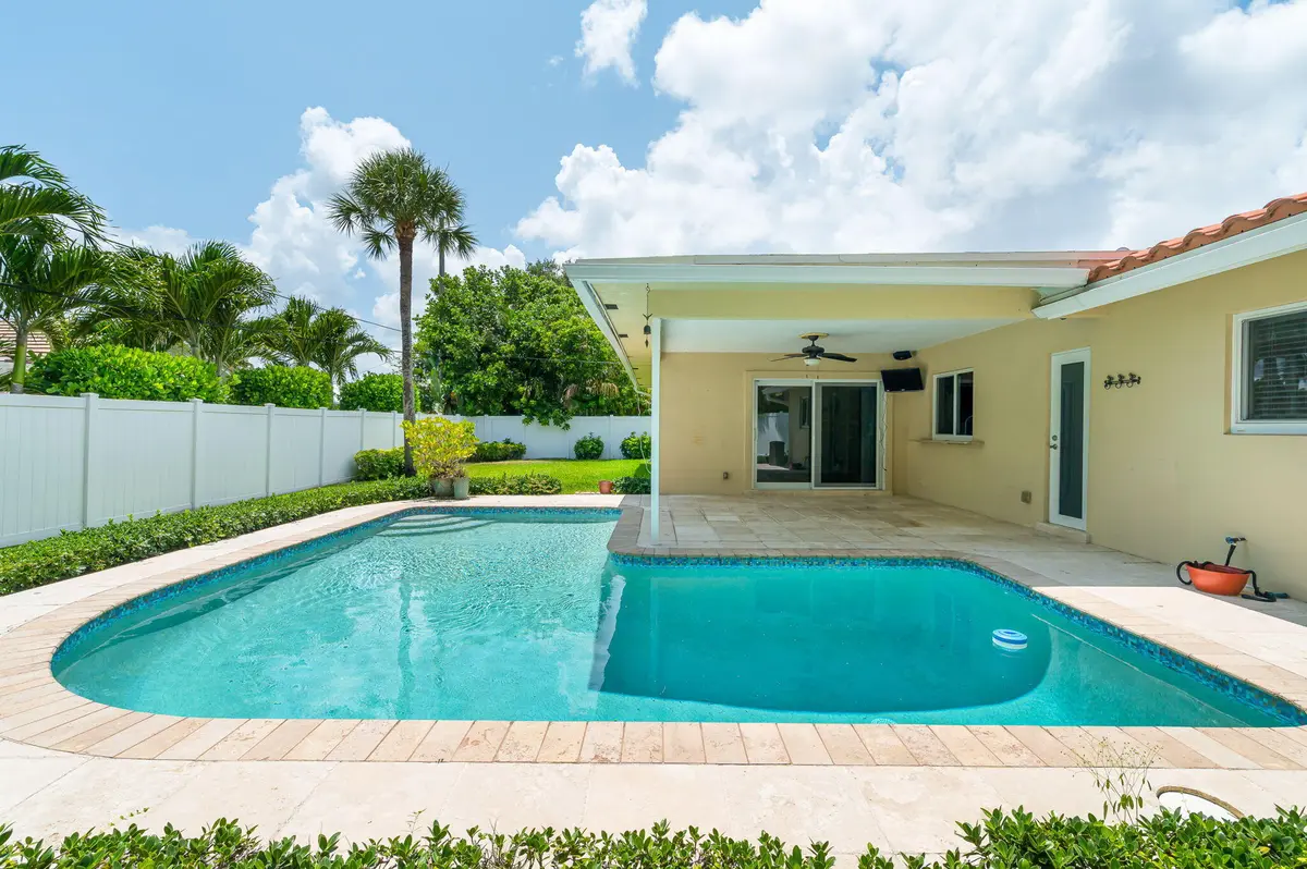48-web-or-mls-photo-48 at 1000 NW 5TH Street, Boca Raton