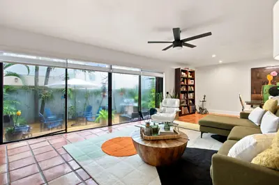 980 NW N River Drive 30, Miami – Townhouse for sale