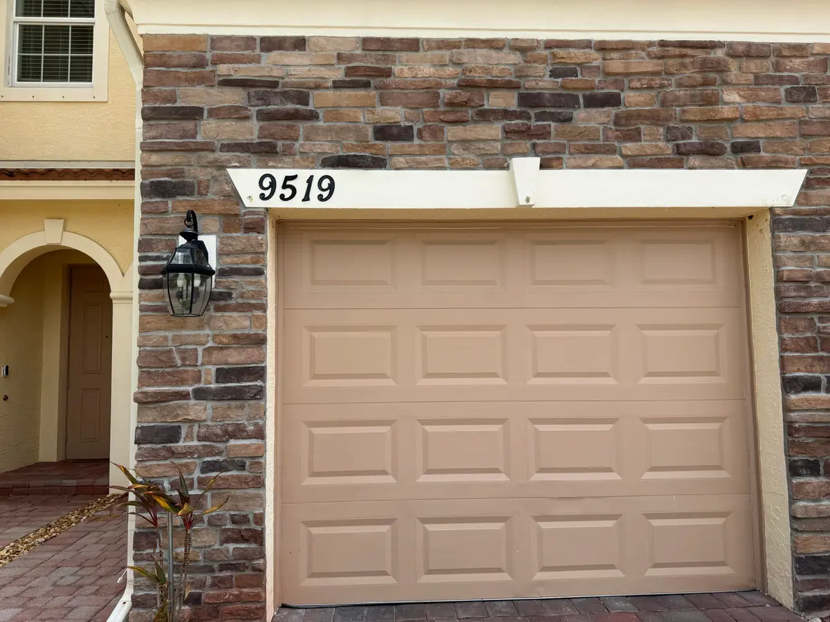 1-Car Garage at 9519 SW Merlin Court, Stuart