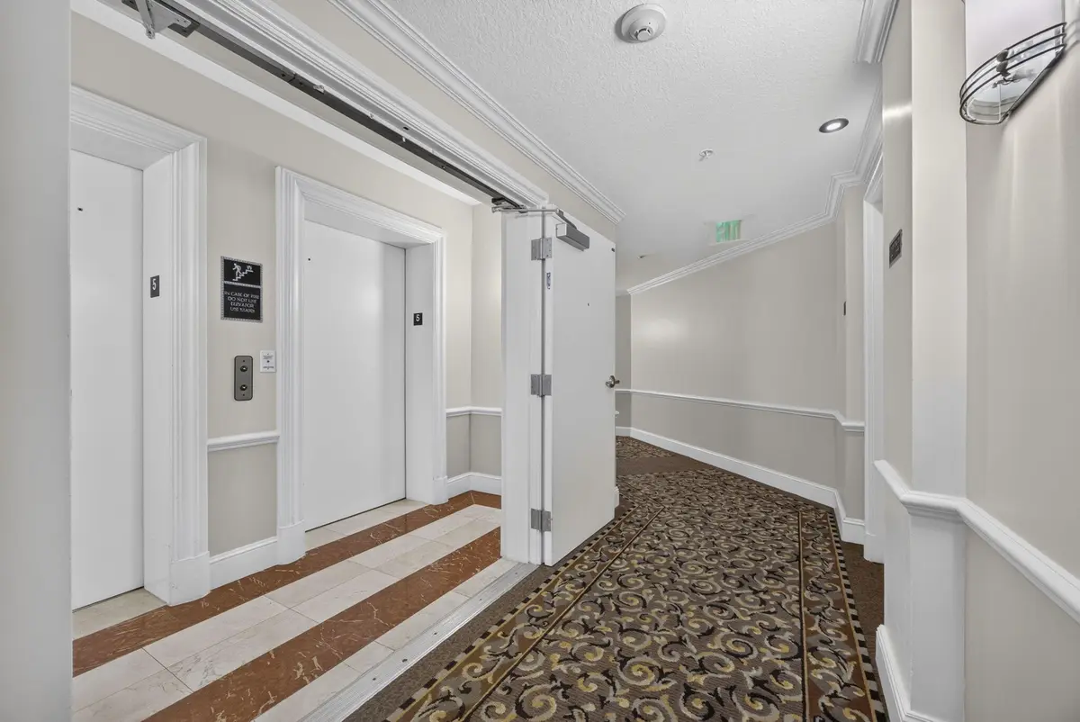 4-web-or-mls-BS1A9313 at 403 S Sapodilla Avenue 502, West Palm Beach