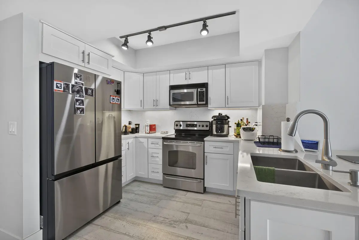 7-web-or-mls-BS1A9213 at 403 S Sapodilla Avenue 502, West Palm Beach