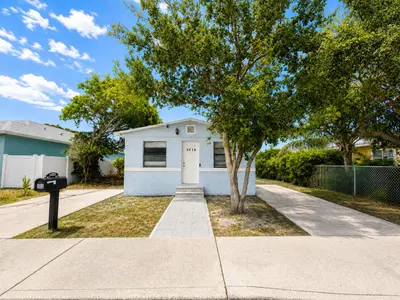 1410 S J Street, Lake Worth Beach – Single Family Residence for sale