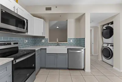 1165 Golden Lakes Boulevard 1212, West Palm Beach – Condominium for rent