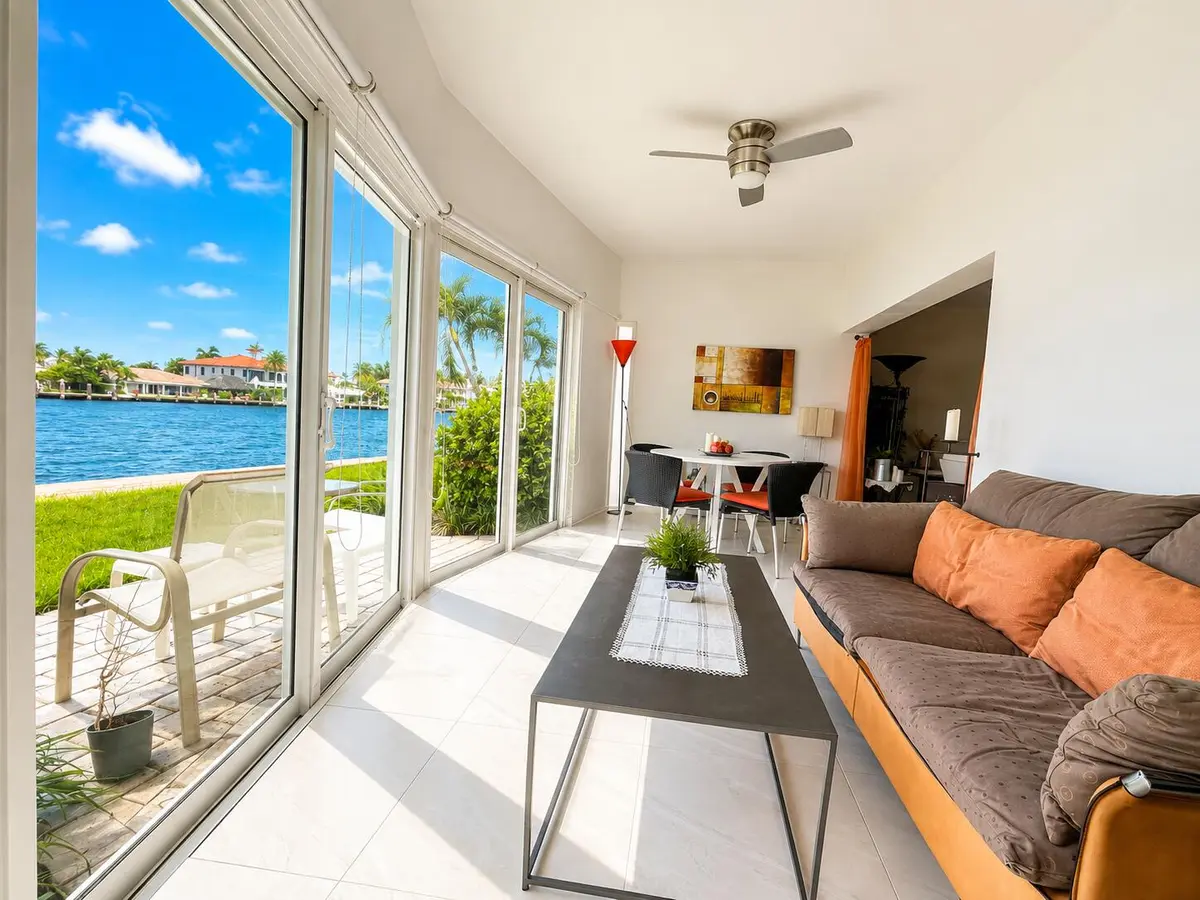 0newsun2 at 725 N RIVERSIDE Drive 105, Pompano Beach