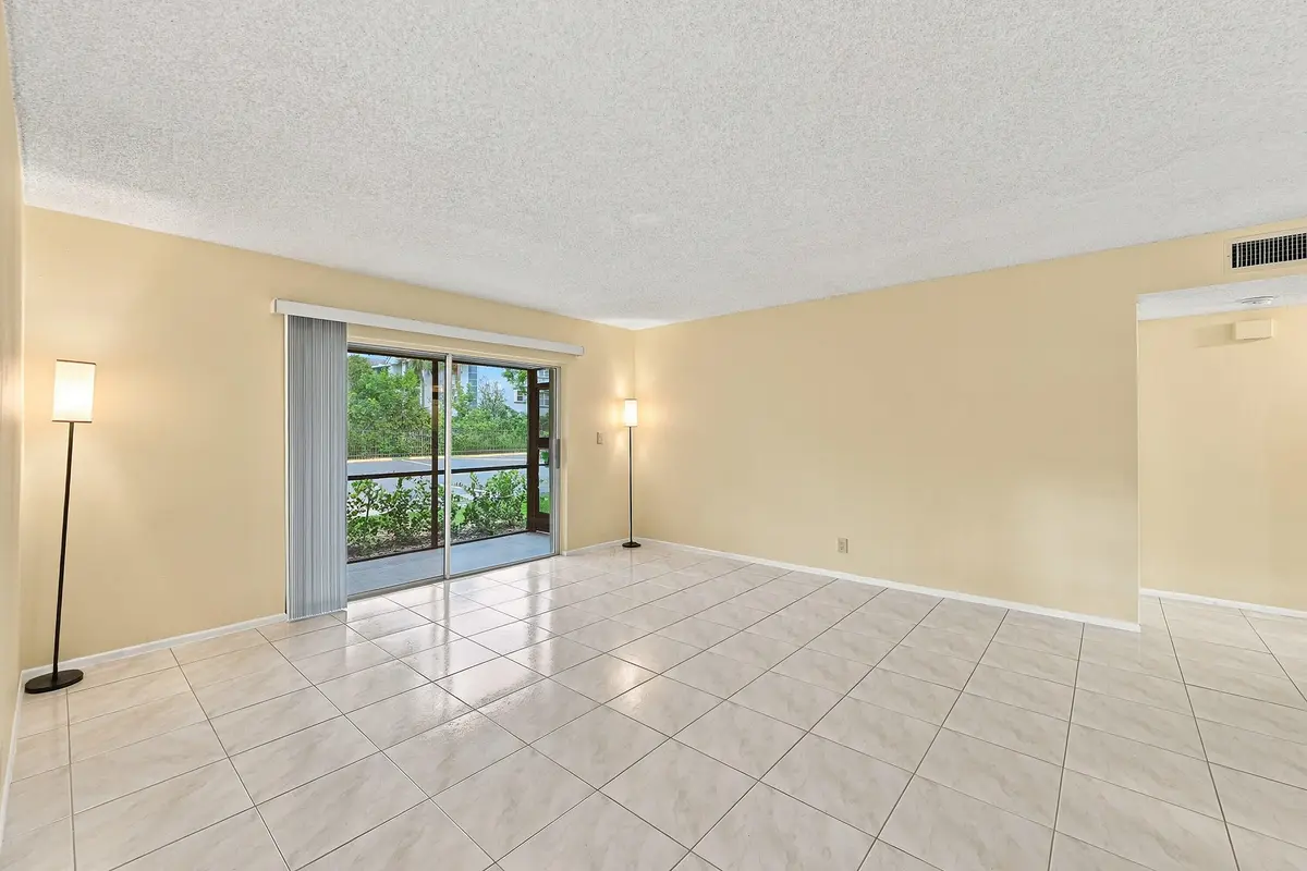 04_stl_9337 at 2753 S OAKLAND FOREST Drive 102, Oakland Park