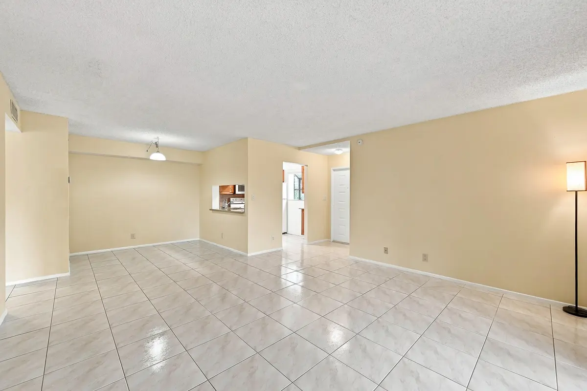 06_stl_9347 at 2753 S OAKLAND FOREST Drive 102, Oakland Park