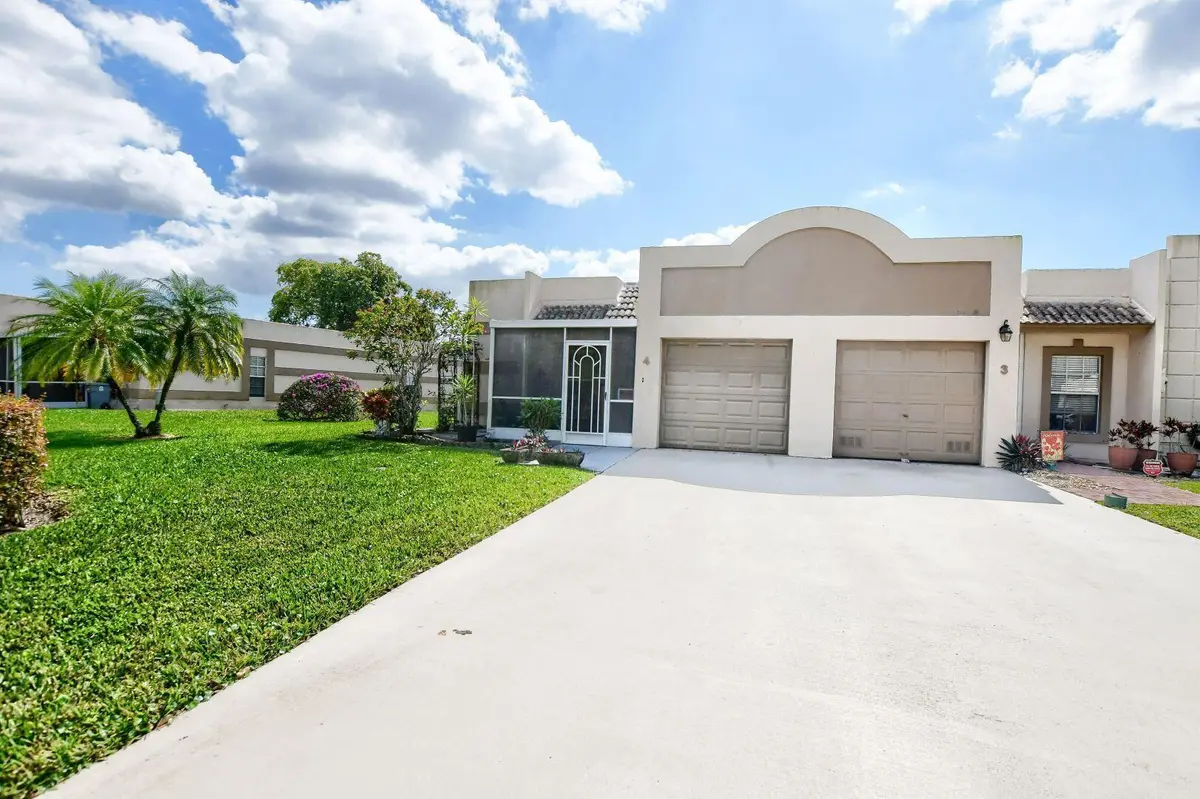 CORNER VILLA at 9244 Flynn #4 Circle, Boca Raton