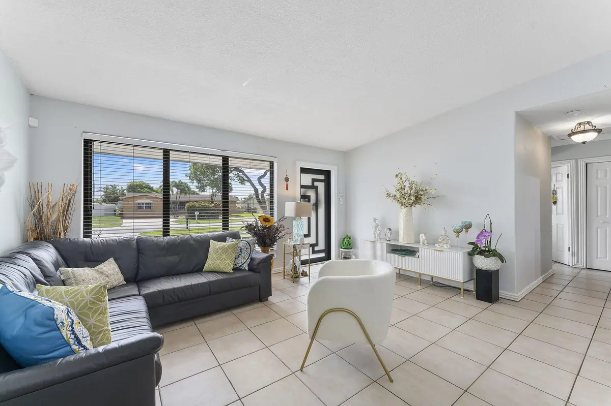 21-web-or-mls-DSC04793 at 400 NW 98TH Avenue, Pembroke Pines