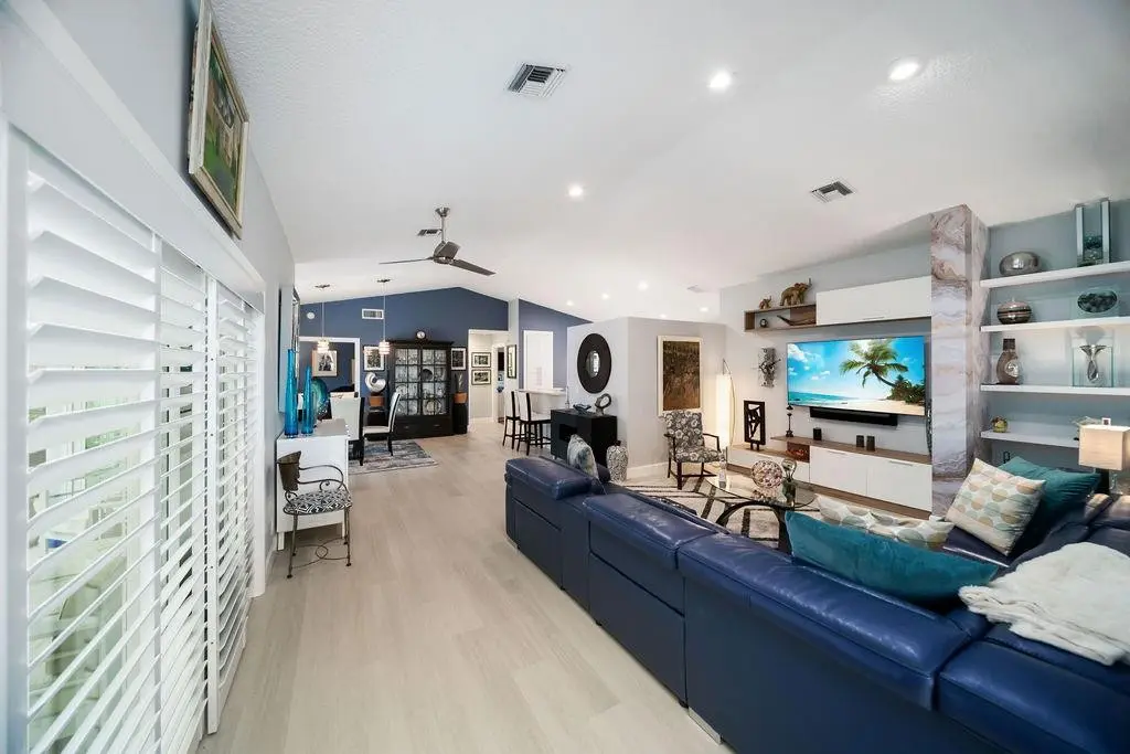 Photo 8 at 9846 Harbour Lake Circle, Boynton Beach