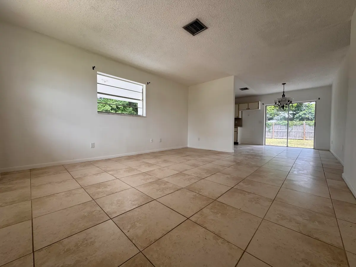 Living at 3593 MARLOW Avenue, Boynton Beach