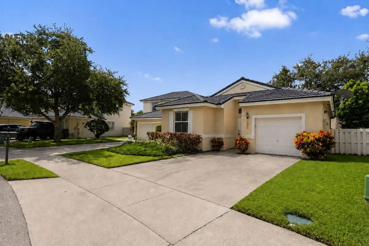 WhatsApp Image 2026-08-01 at 6.38.51 PM at 15250 SW 49TH Court, Davie