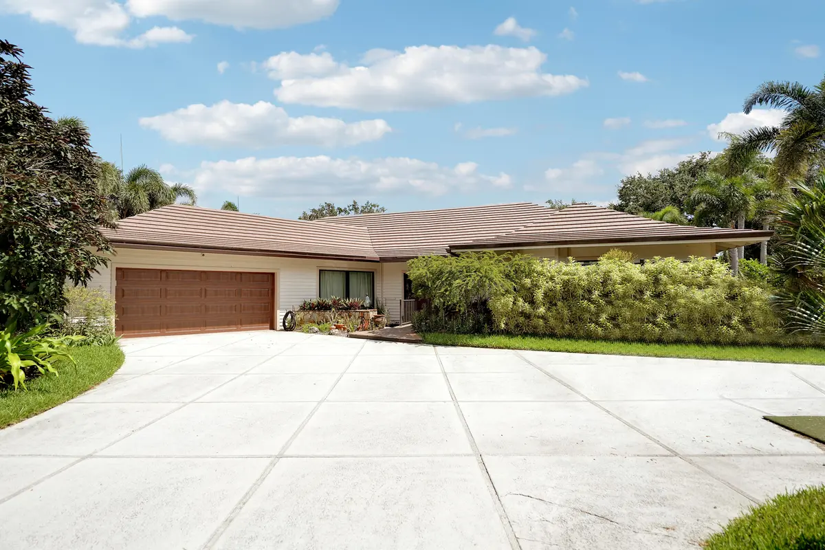 Southern Exposure at 11 Alnwick Road, Palm Beach Gardens