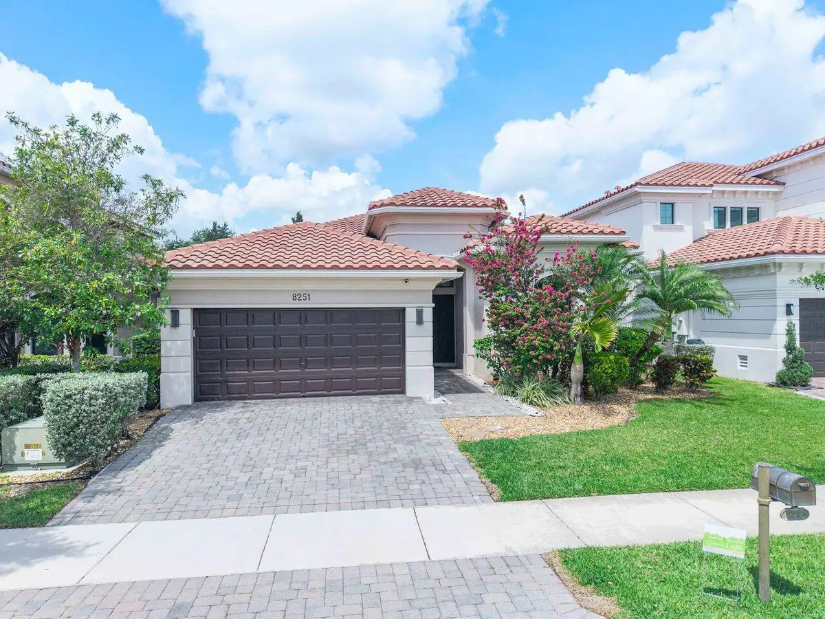 8251canopy1 at 8251 CANOPY Terrace, Parkland