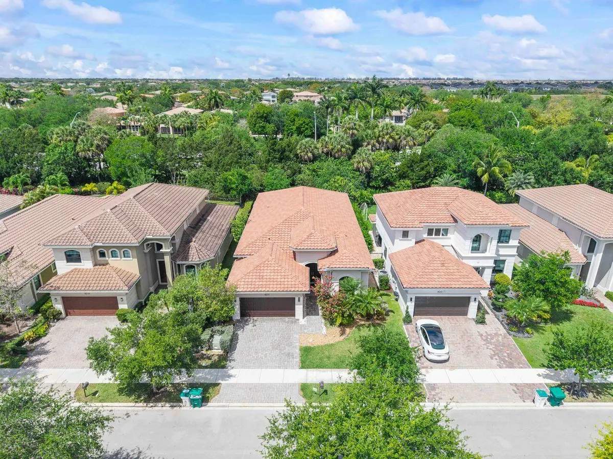 8251canopy2 at 8251 CANOPY Terrace, Parkland
