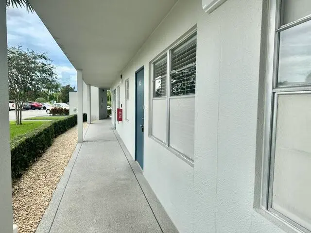 Walk Way at 1049 Lincoln C, Boca Raton