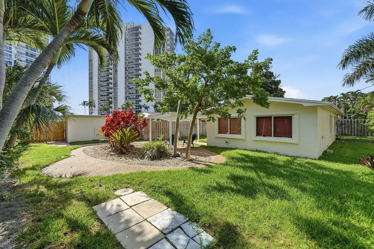 10_dsc00013 at 2713 NE 33RD Avenue, Fort Lauderdale