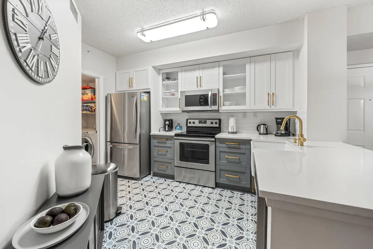 18-web-or-mls-DSC03457 at 11790 St Andrews Place 203, Wellington