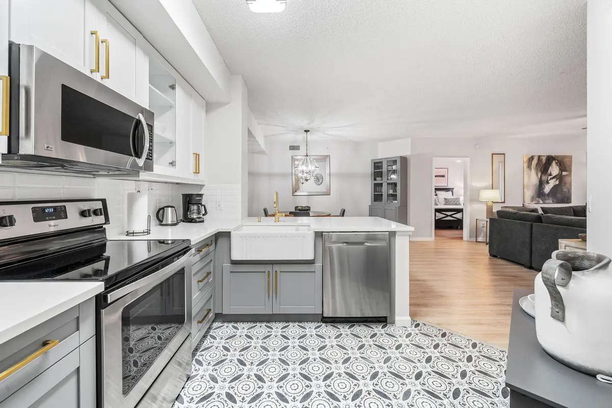 20-web-or-mls-DSC03452 at 11790 St Andrews Place 203, Wellington