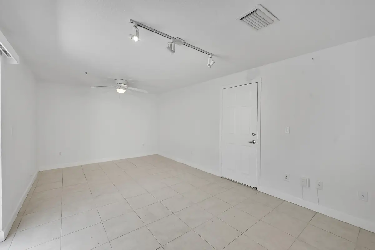 06_0 (10) at 453 NE 1ST Street, Pompano Beach