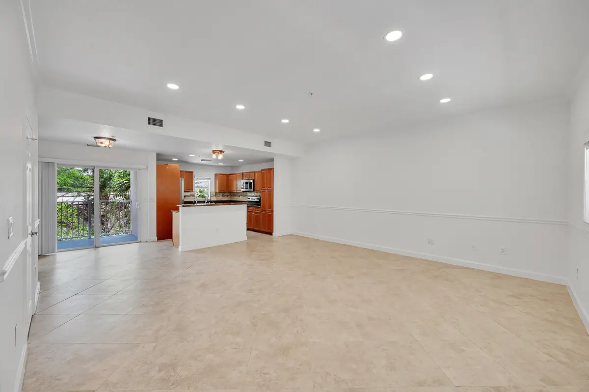 18_0 (22) at 453 NE 1ST Street, Pompano Beach