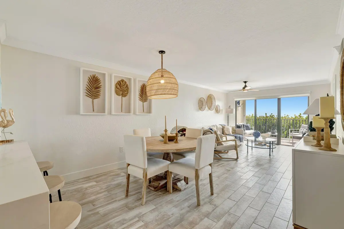 living space at 7420 S OCEAN Drive 215, Jensen Beach
