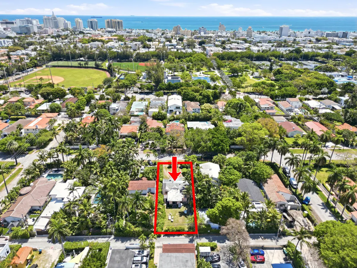 Drone (2) at 1324 LENOX Avenue, Miami Beach