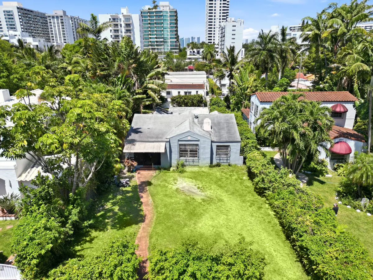 Drone (8) at 1324 LENOX Avenue, Miami Beach