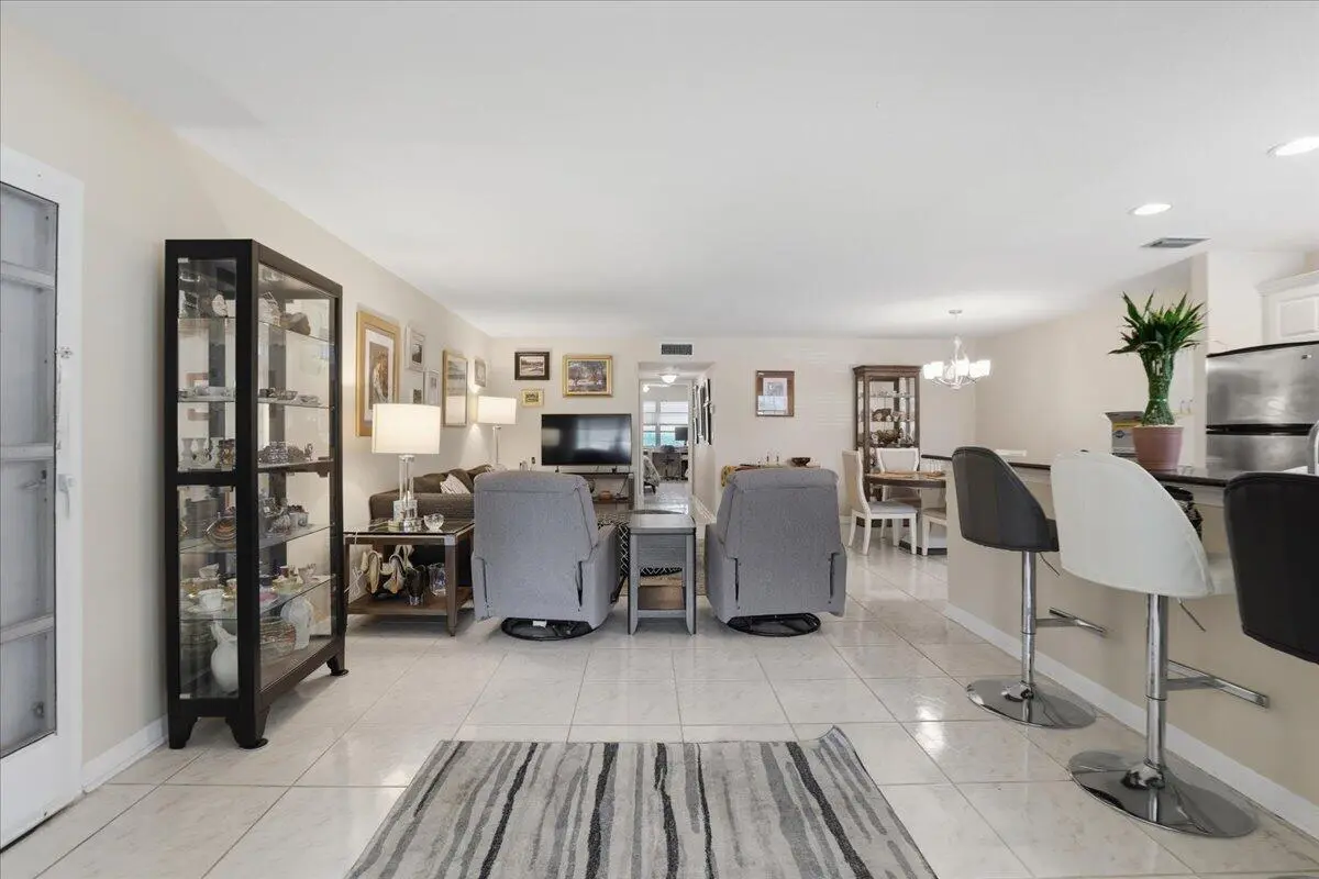 02-1O3A2394 at 1172 S Drive Circle B, Delray Beach