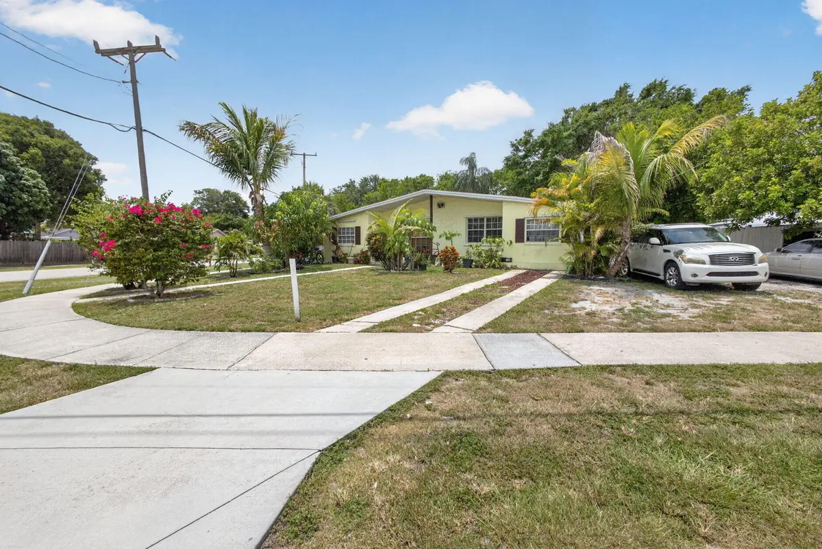 2-web-or-mls-5D1A8545 at 1220 Cherokee Street, Jupiter