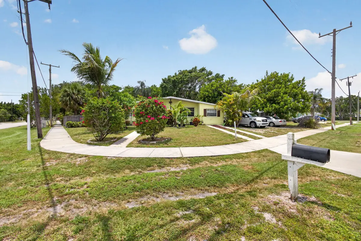 3-web-or-mls-5D1A8555 at 1220 Cherokee Street, Jupiter